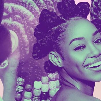 De beste beschermende kapsels voor kroes- en krullend haar in de zomer zonder extensions
